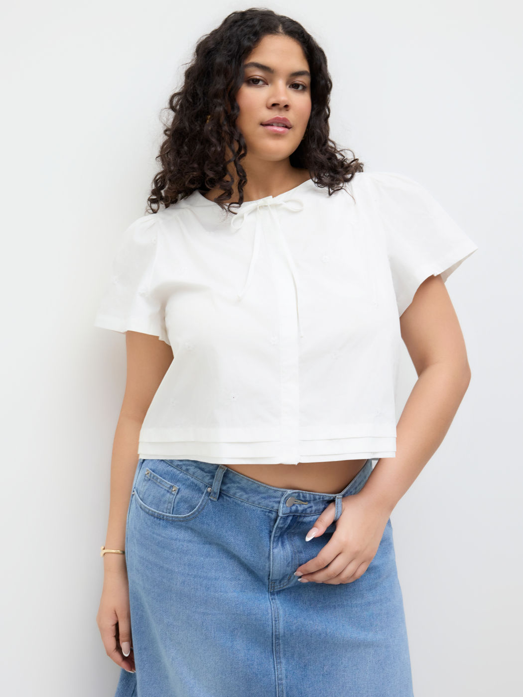 100% Cotton Floral Embroidery Knotted Shirt Curve & Plus
