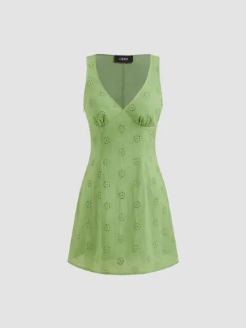 Baumwoll-V-Ausschnitt-Broderie-Anglaise-Kurzkleid