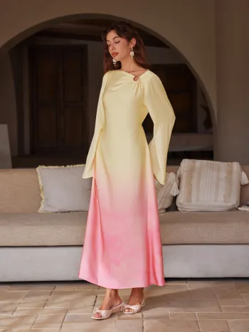 Satin Maxikleid mit Bootshals und Gradient-Effekt