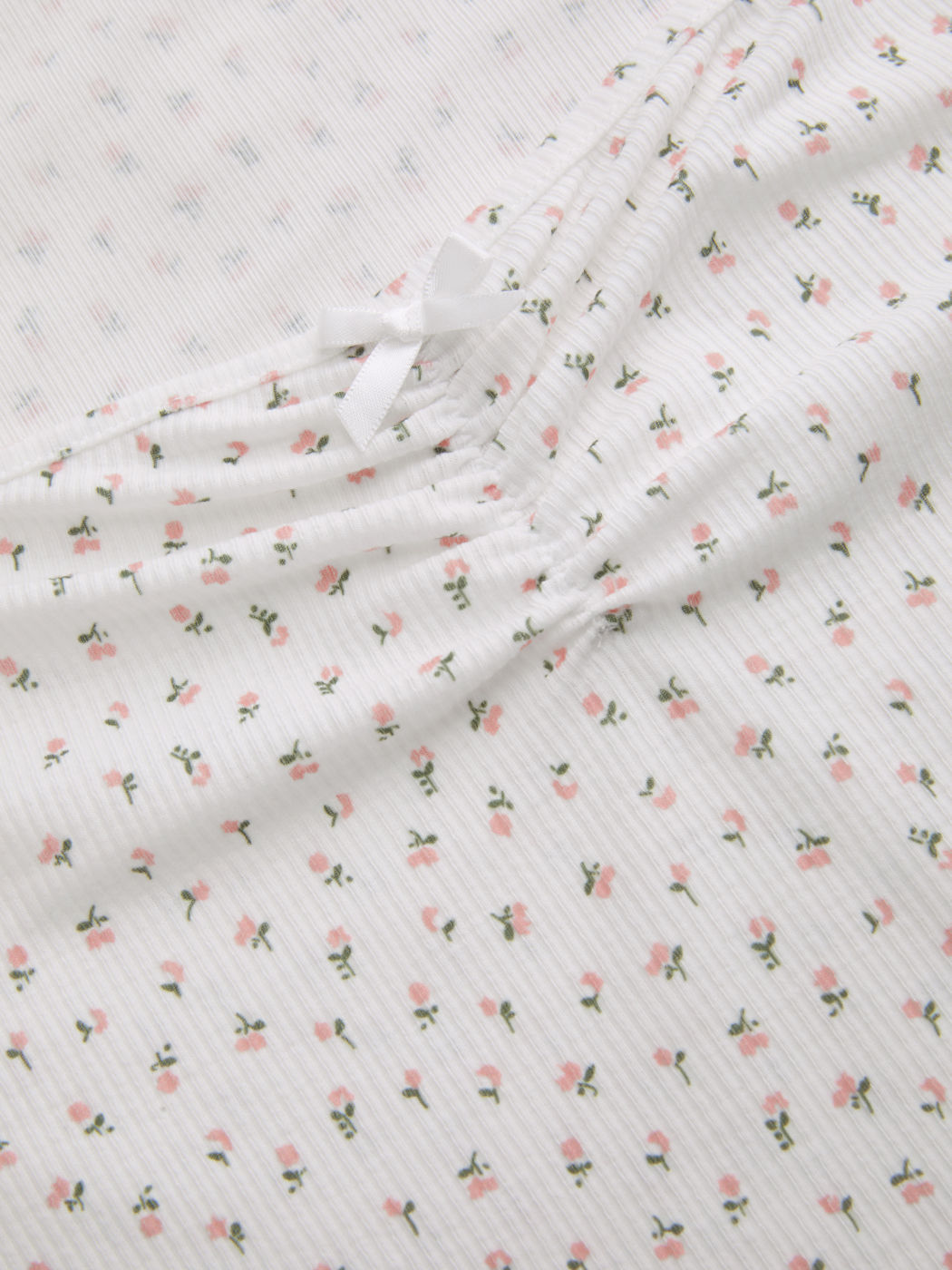 U-neckline Ditsy Floral Bowknot Tee