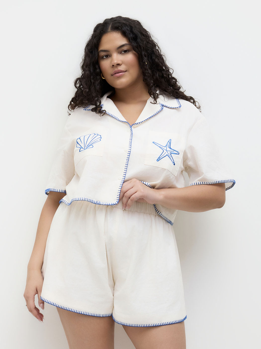 Ramie-blend Graphic Contrasting Binding Top & Wide Leg Shorts Set Curve & Plus