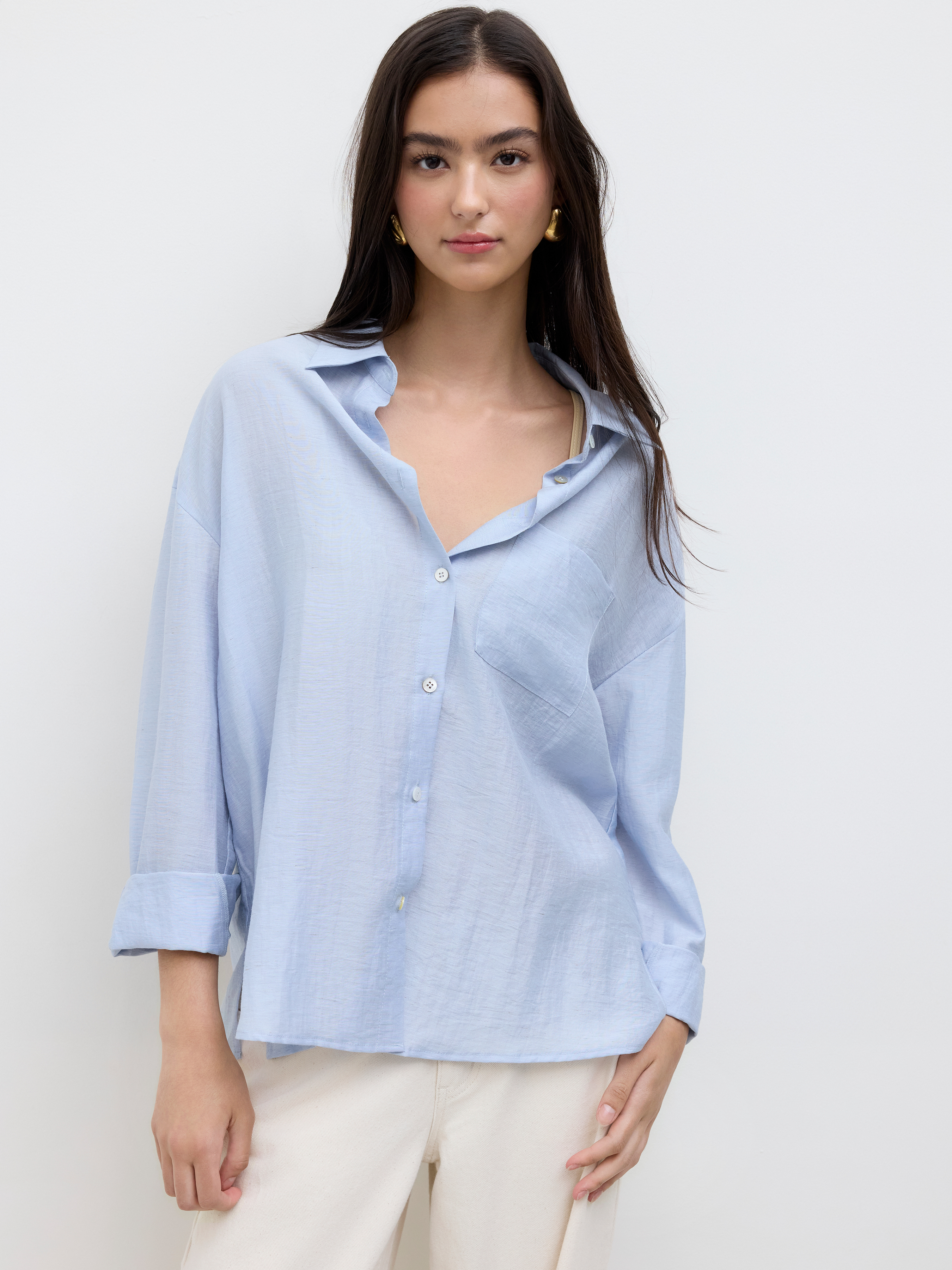 Chemise en mélange de lin, col polo, taille généreuse et manches longues