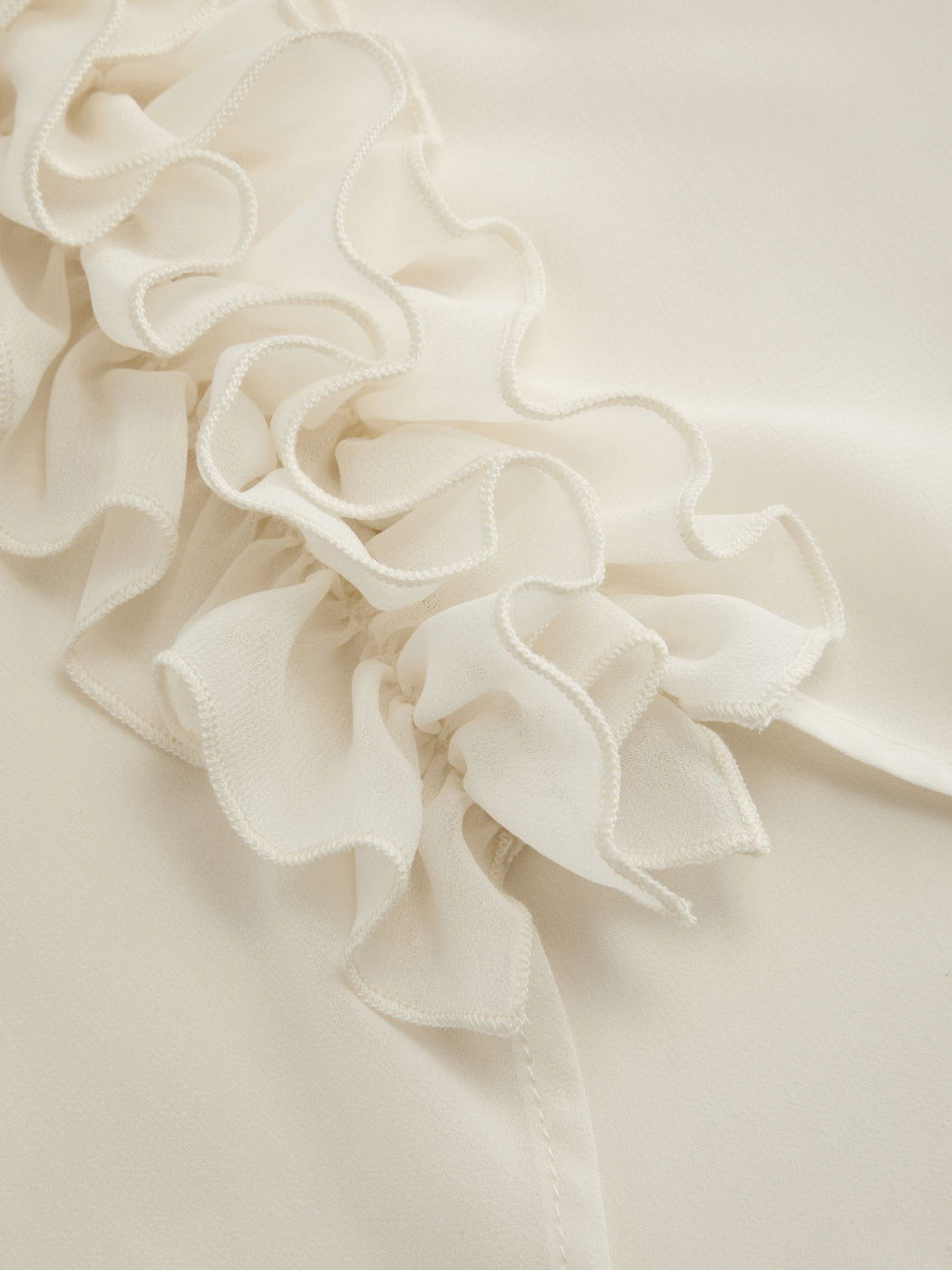 Camicetta in chiffon con scollo a V, orlo a lattuga, volant e maniche a lanterna con ruches