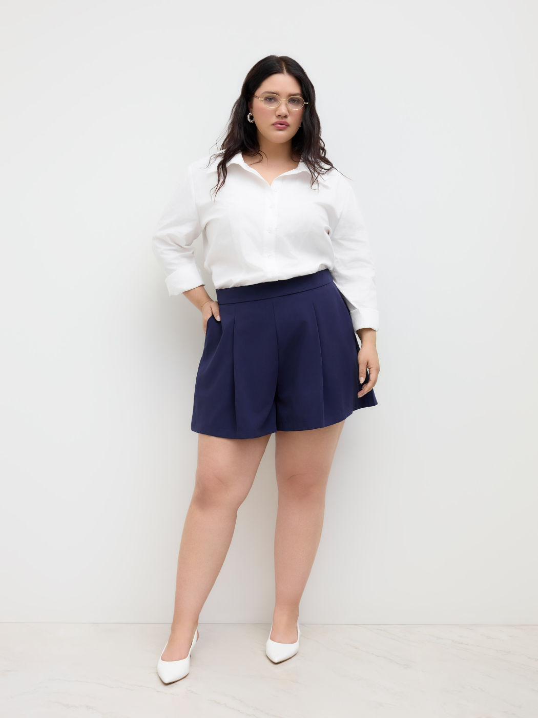 Mid Rise Elastic Waist Pocket Shorts Curve & Plus