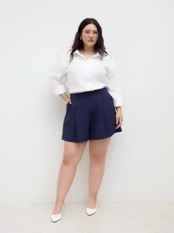 Mid Rise Elastic Waist Pocket Shorts Curve & Plus