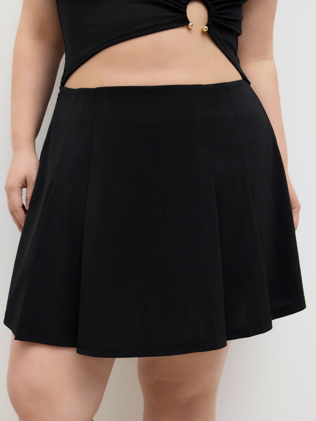 Mid Rise Pleated Mini Skirt Curve & Plus