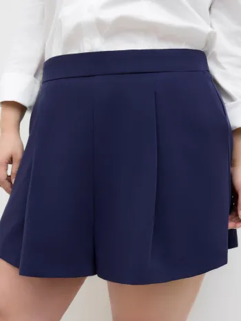 Mid Rise Elastic Waist Pocket Shorts Curve & Plus