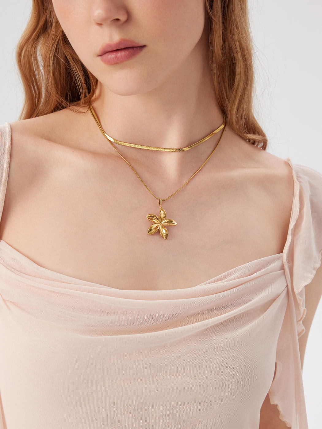 DOUBEL LAYERED FLOWER PENDANT STAINLESS STEEL NECKLACE