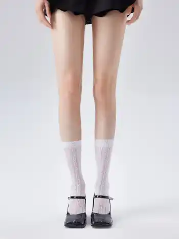 Herzdekoriertes Crew-Socken
