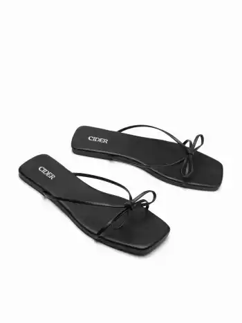 Schlaufen-Slipper aus Kunstleder