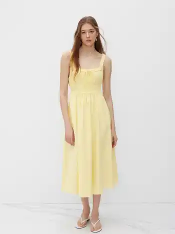 Leinen-Mischung, Salatrand, Knoten und Shirring: Midi-Kleid mit Cami-Oberteil