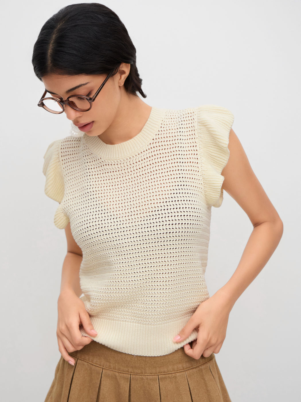 Knit Round Neckline Lettuce Trim Hollow Out Vest