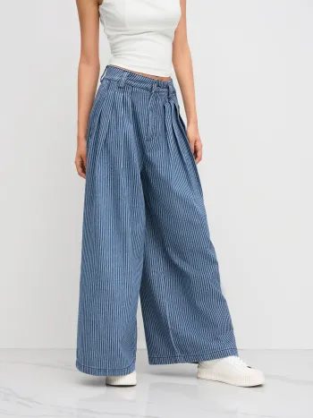 Denim Mittelbund Streifen Falten Weite Beine Jeans