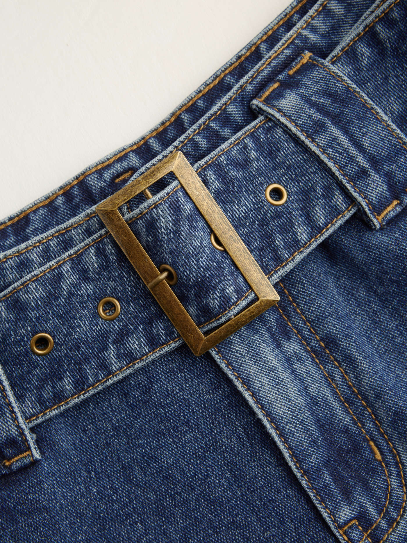 Denim Low Rise Baggy Jeans With Belt