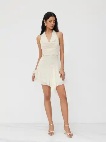 Kragen-Halter-Ausschnitt, mit Spitze und Knopfloch, Mini-Kleid