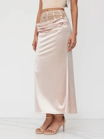 Satin-Maxi-Skirt mit ruchierter Spitze und tiefem Bund