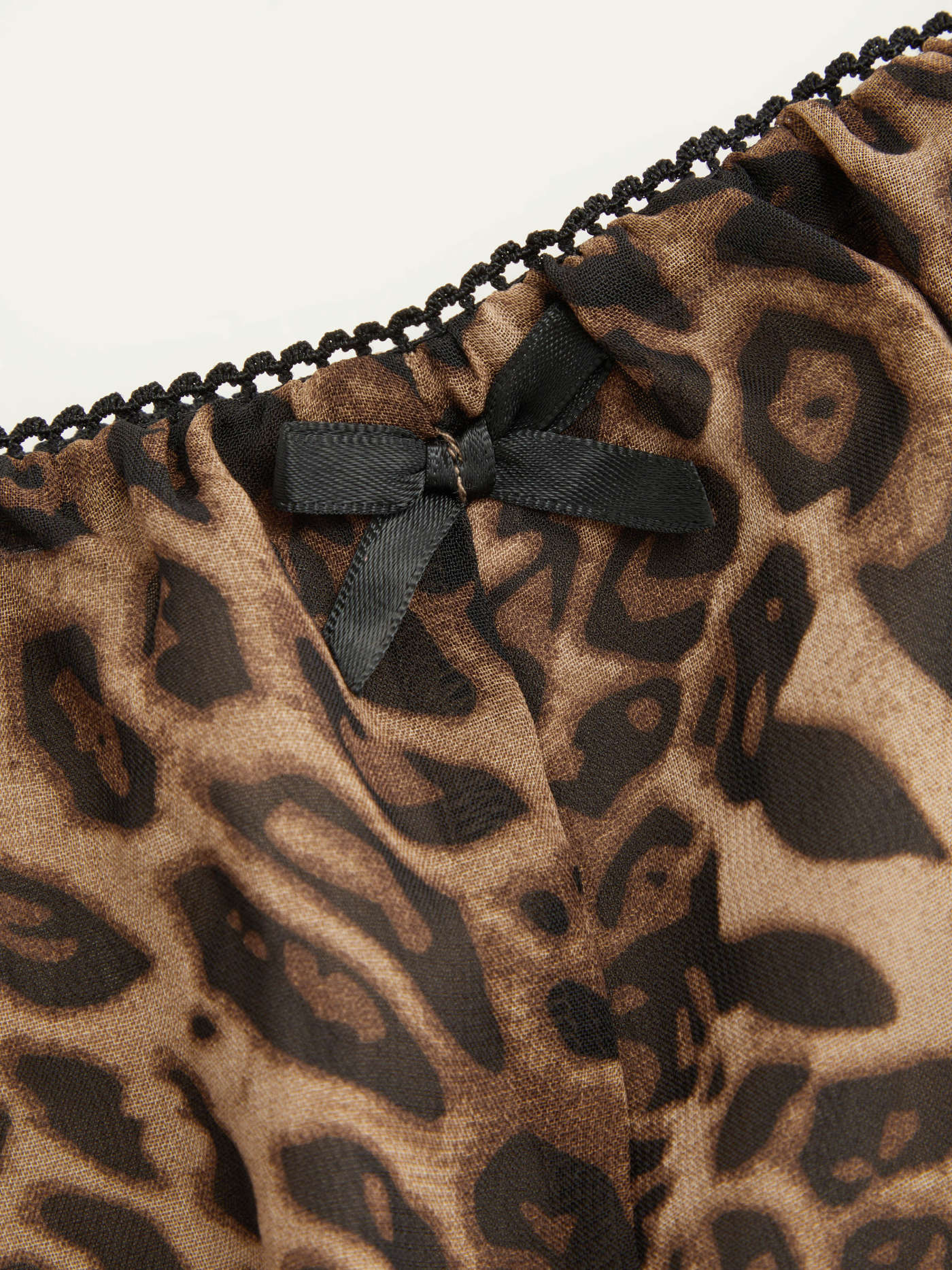 Sweetheart Neckline Leopard Bowknot Cami Top & Low Rise Shorts Loungewear Set
