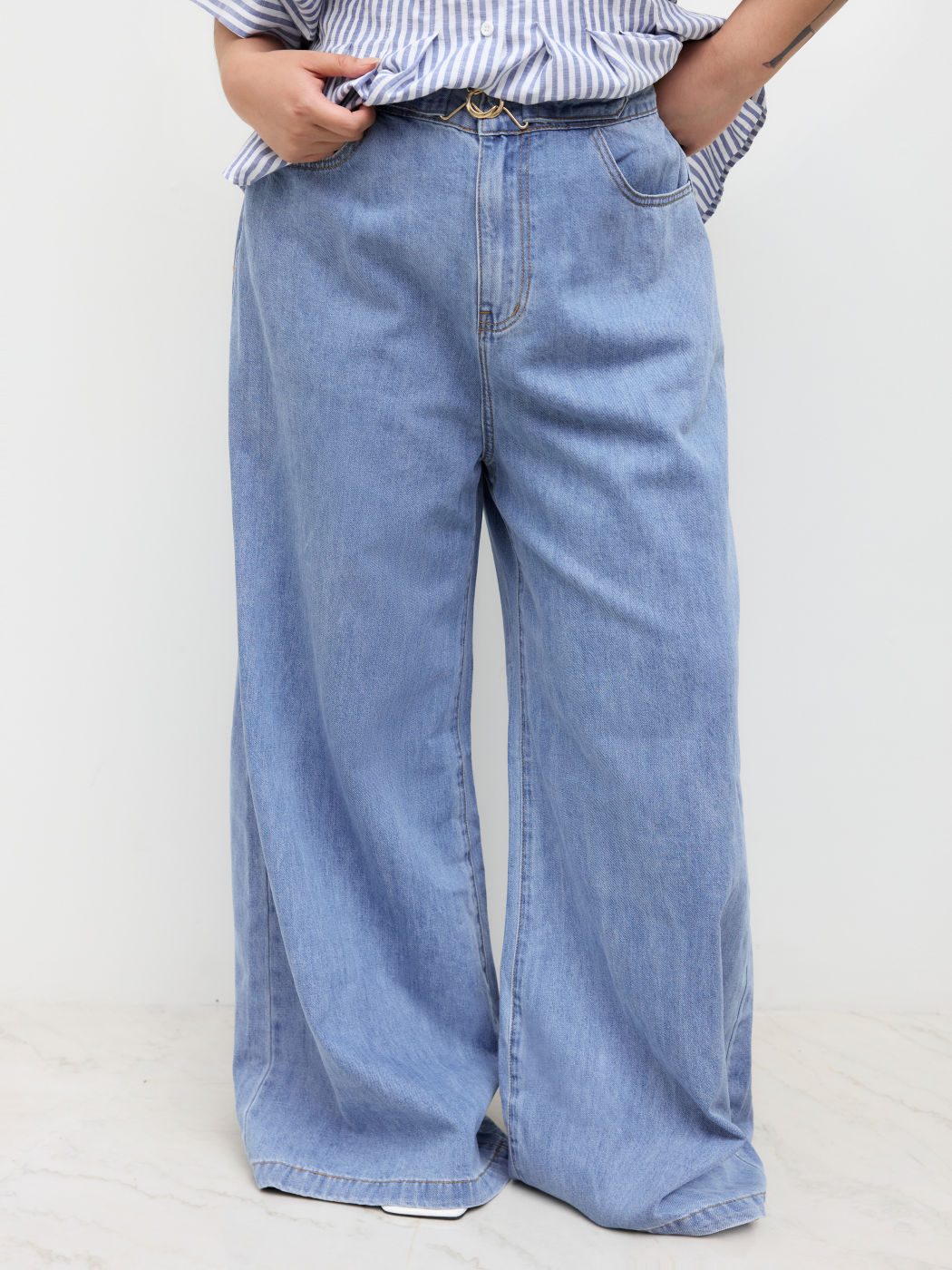 Jeans a gamba dritta con fibbia a vita media in denim Cider Curve & Plus