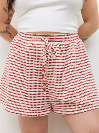 There's A Line Kurze Shorts Kurve & Plus