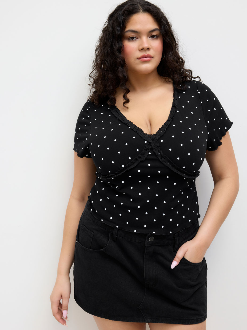Cotton-blend V-neck Polka Dot Lettuce Trim Top Curve & Plus
