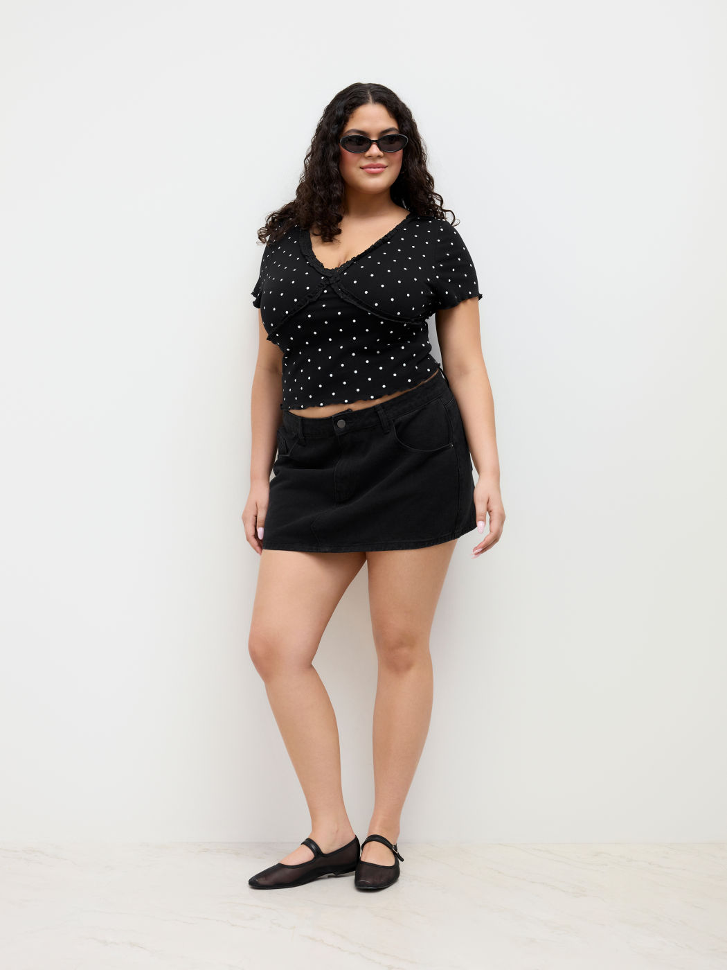 Cotton-blend V-neck Polka Dot Lettuce Trim Top Curve & Plus