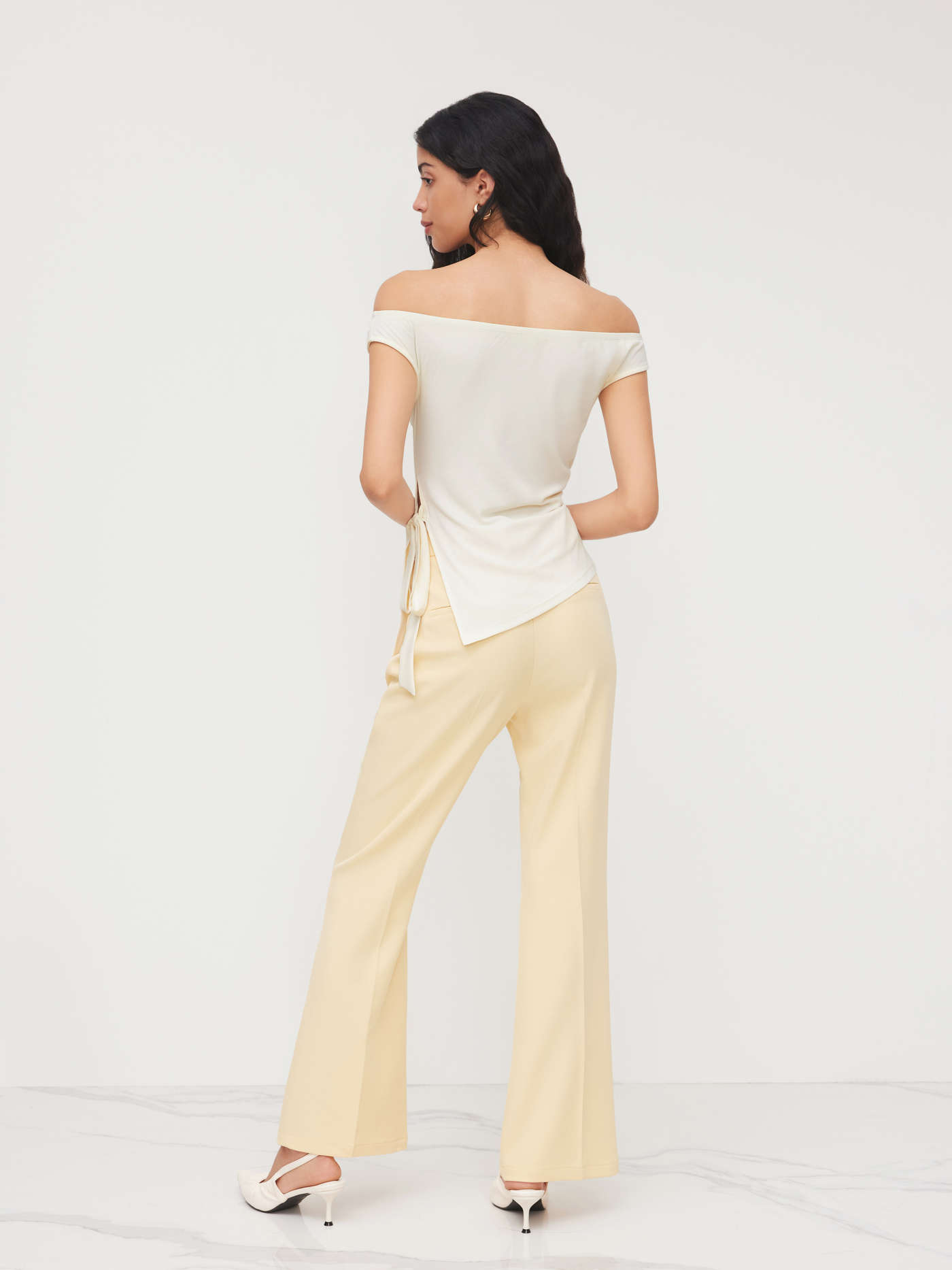 Off-shoulder Ruched Knotted Asymmetrical Hem Top