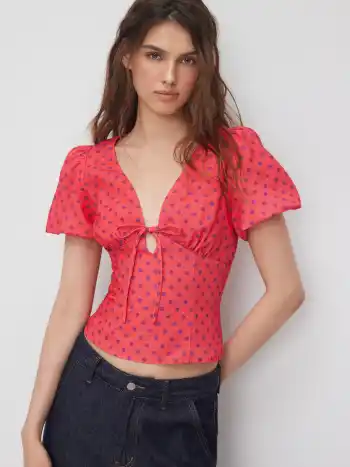 Bluse mit Herzausschnitt, Polkadots, Knopf und Ballonärmeln