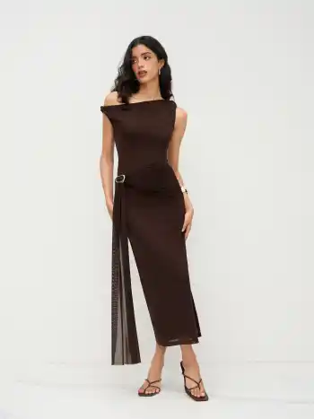 Maxikleid mit Netz, asymmetrischem Hals und gerauhtem Stoff