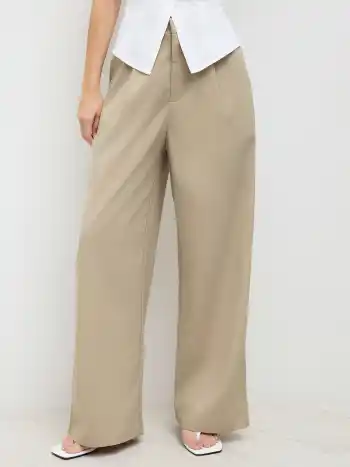 Mid Rise Pleated Trouser 