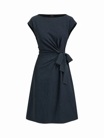Midi-Kleid mit Bootshals, Streifen, Knoten und Rüschen