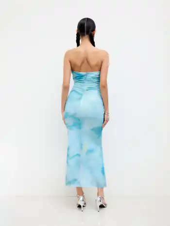 Maxikleid mit Netzillusion und Rüschen am Bandeau
