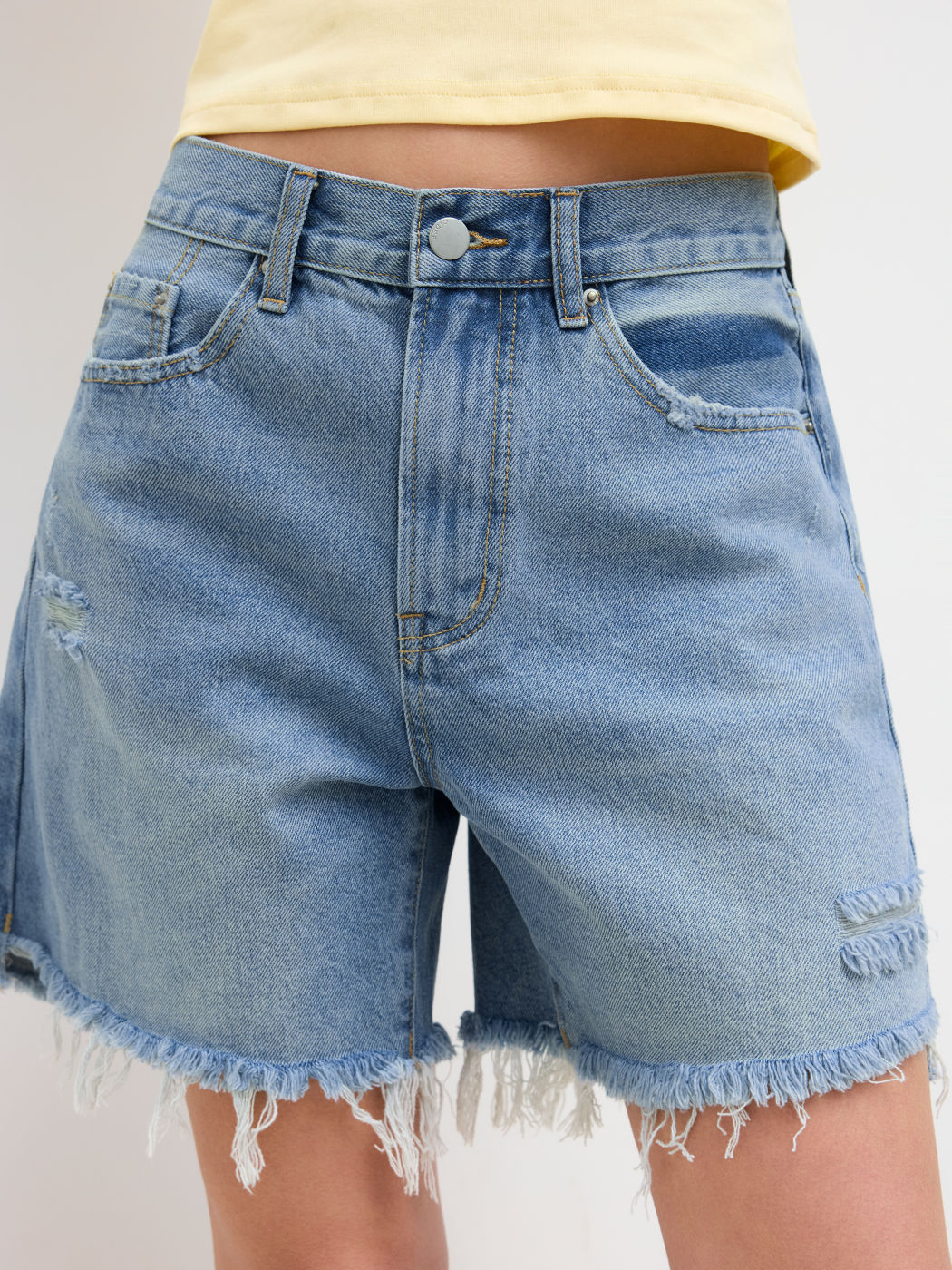 Mid-Rise Easy Short