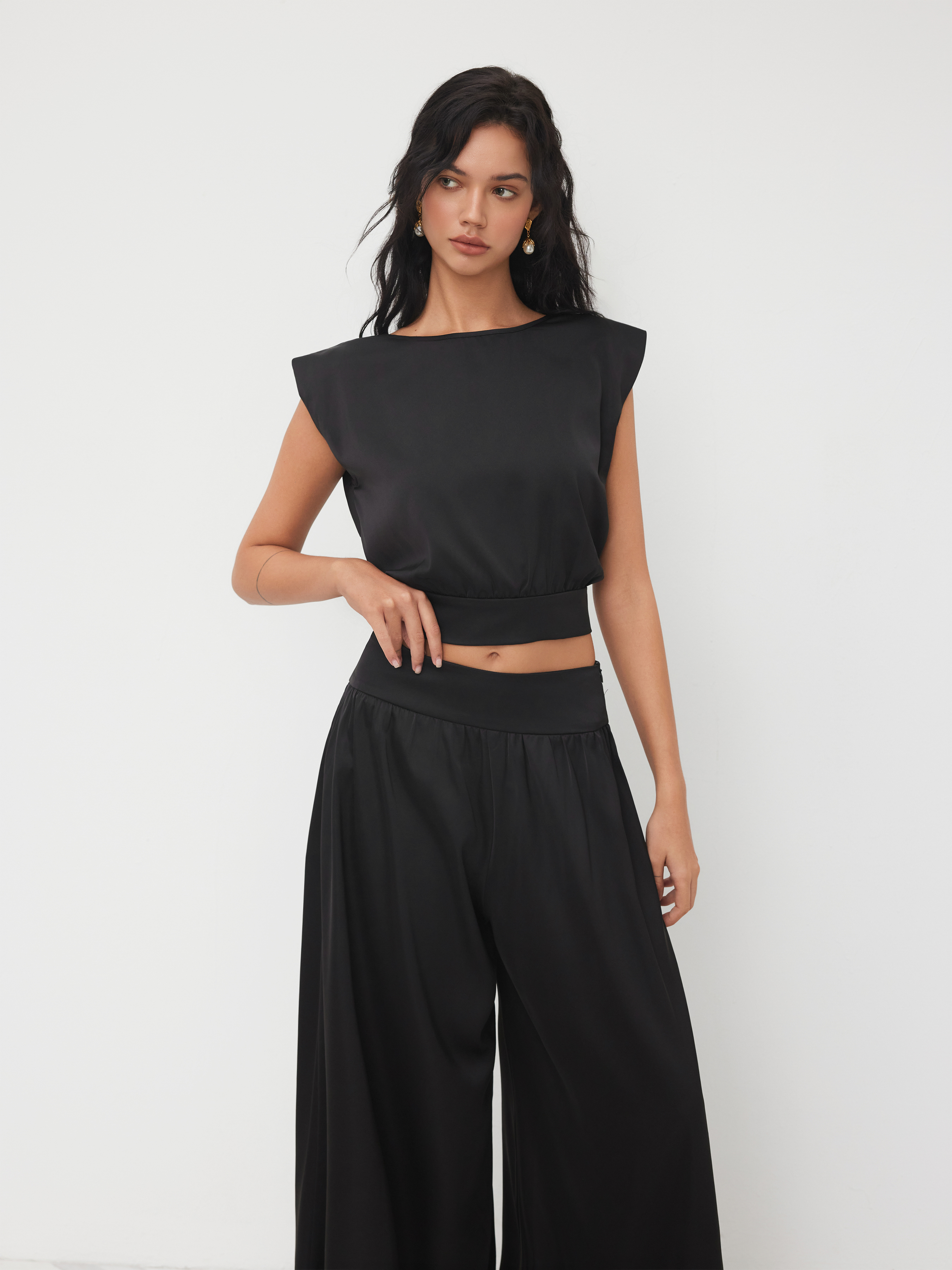 Satin Round Neckline Solid Knotted Top & Mid Rise Pocket Wide Leg Trousers Set