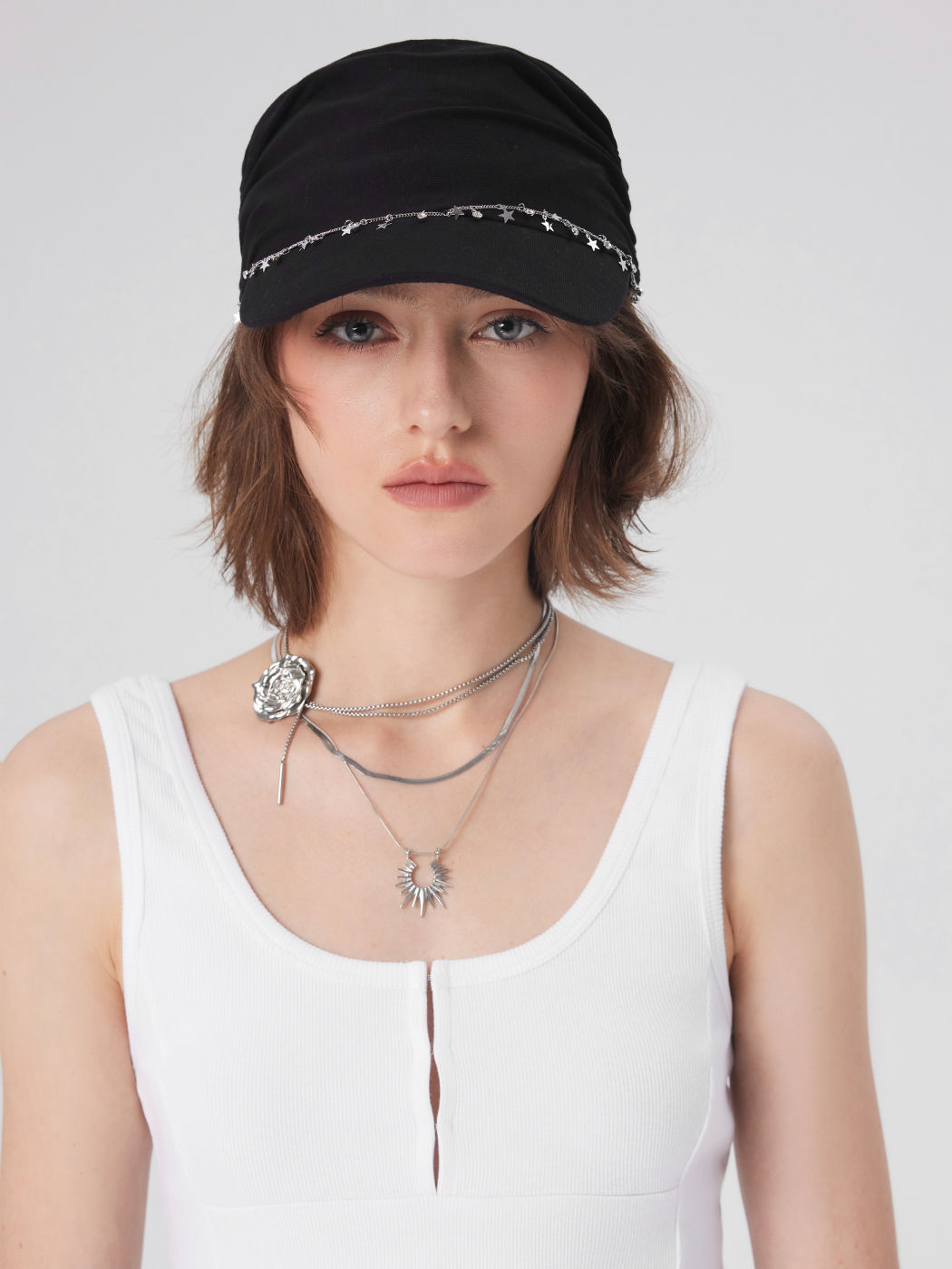 STAR & RHINESTONE CHAIN DECOR BERET HAT