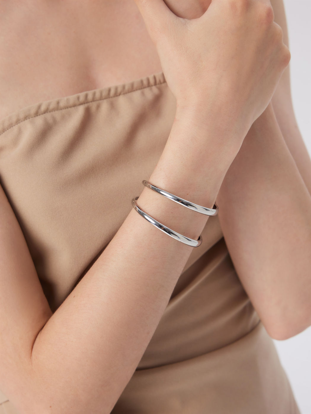 DOUBLE LAYERED STAINLESS STEEL OPEN BRACELET
