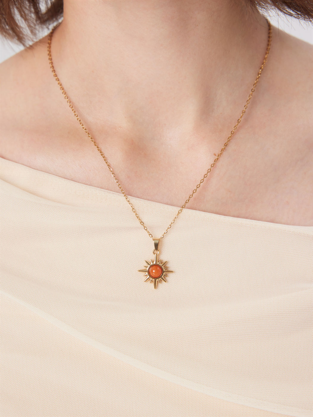 GEMSTONE DECOR SUN PENDANT NECKLACE