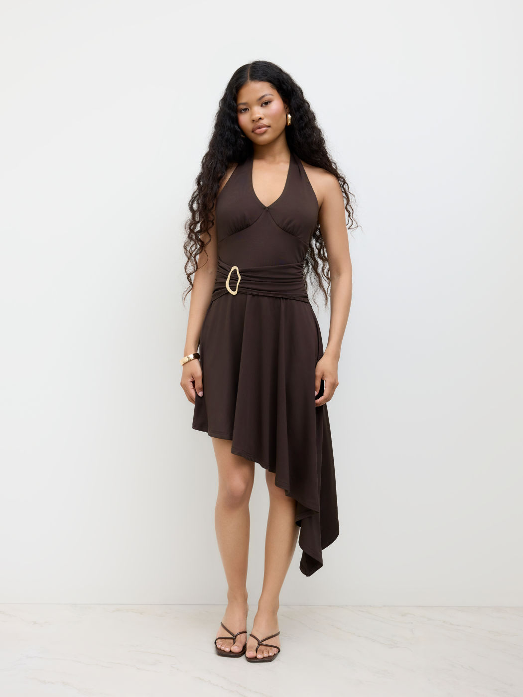 Abito Lungo Maxi con Scollo Halter, Fibbia, Arricciature, Volant e Orlo Asimmetrico