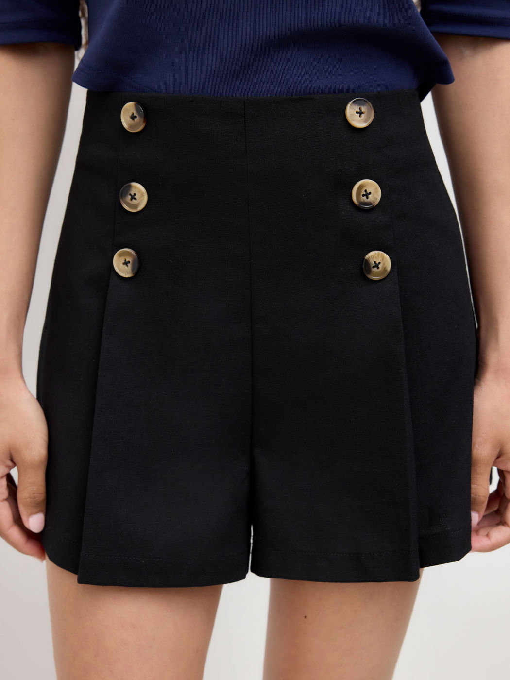 Linen-blend Mid Rise Double Breasted Pleated Shorts