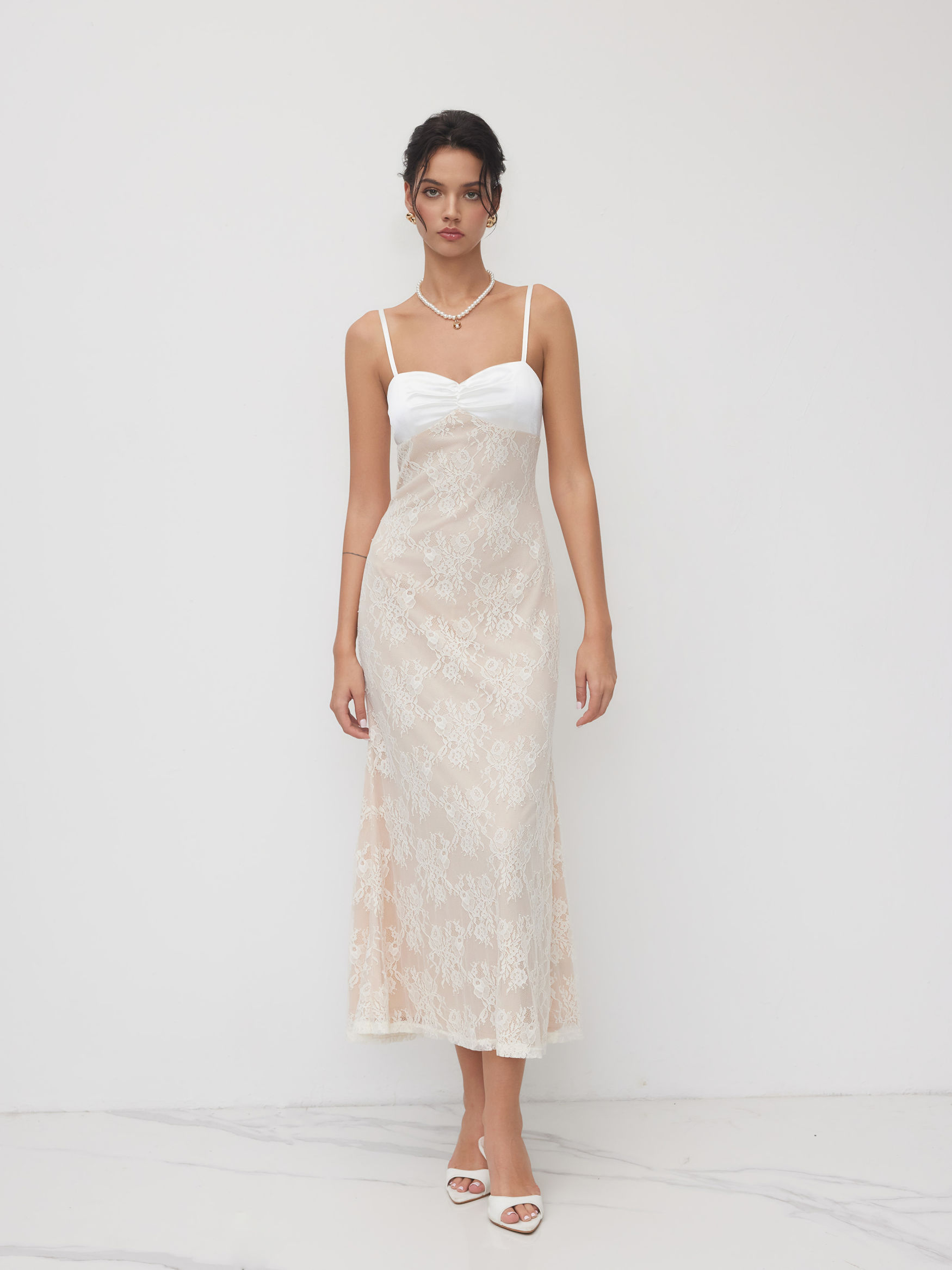 Lace Sweetheart Neck Floral Patched Cami Maxi Dress