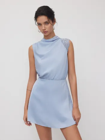 Satin-Mini-Kleid mit Stehkragen und Spitzen-Aufnähten