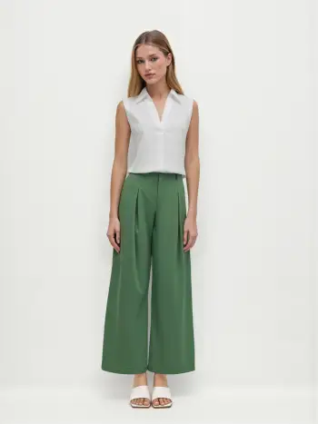 Pantaloni cropped a gamba ampia con pieghe