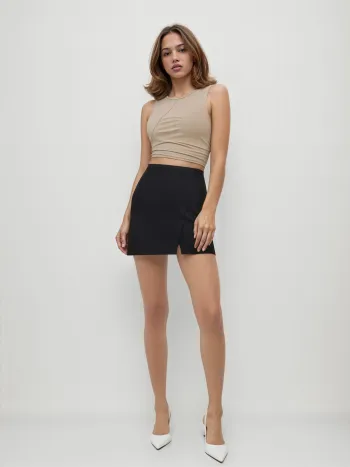 Einfarbiges geriffeltes Crop-Tank-Top