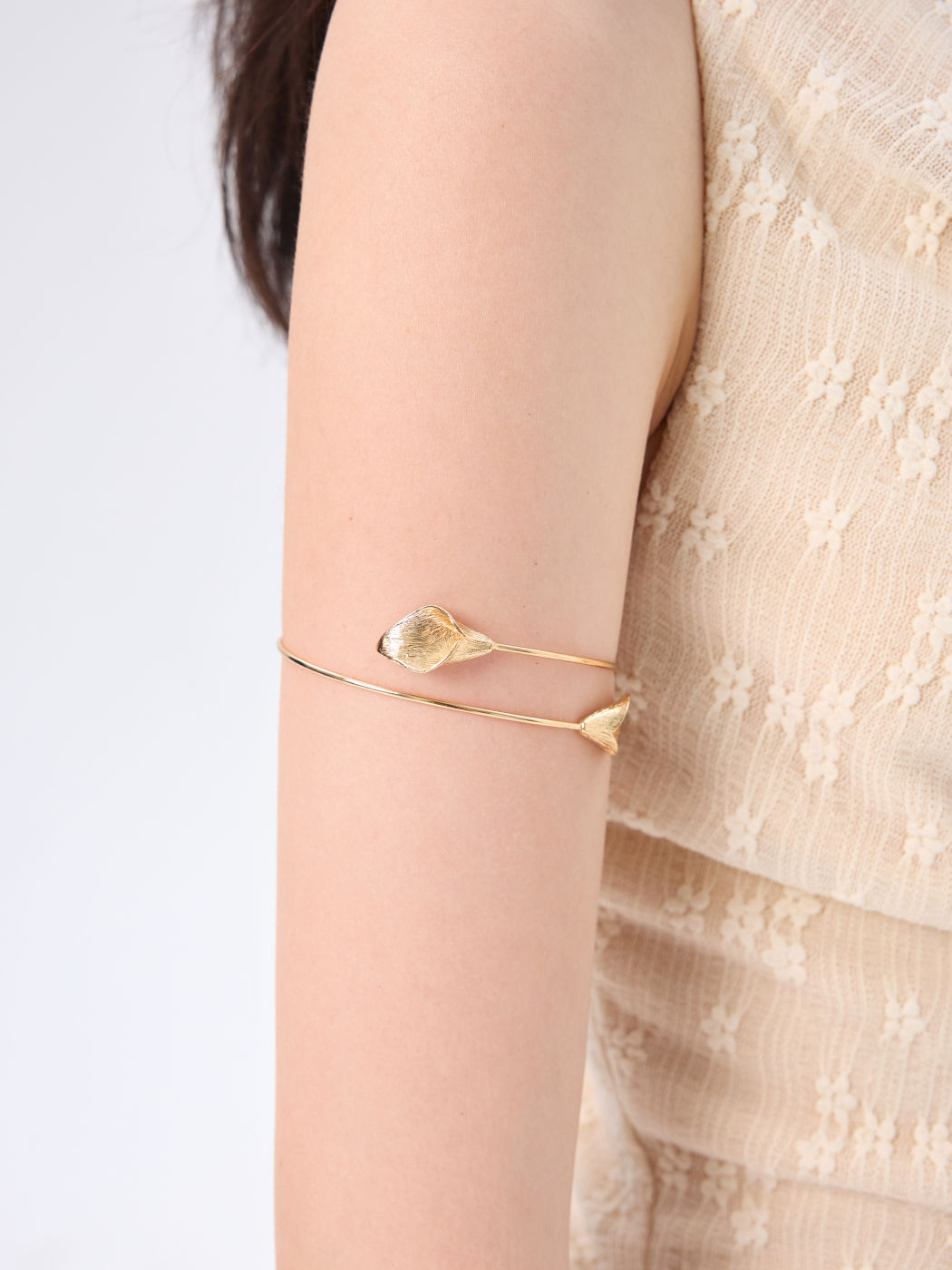 BRACCIALE APERTO A FORMA DI FIORE