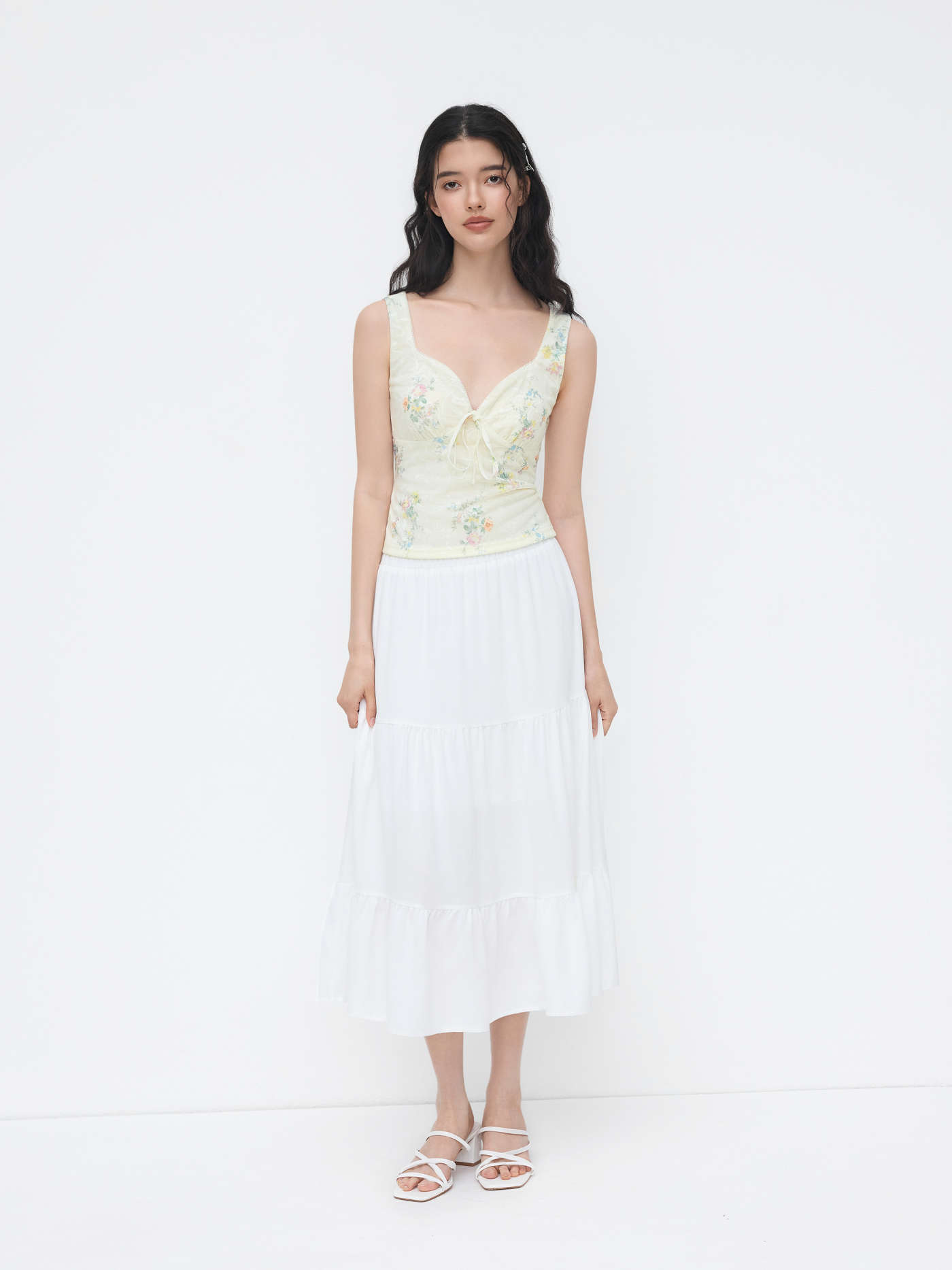 Lace Sweetheart Neckline Floral Knotted Tank Top