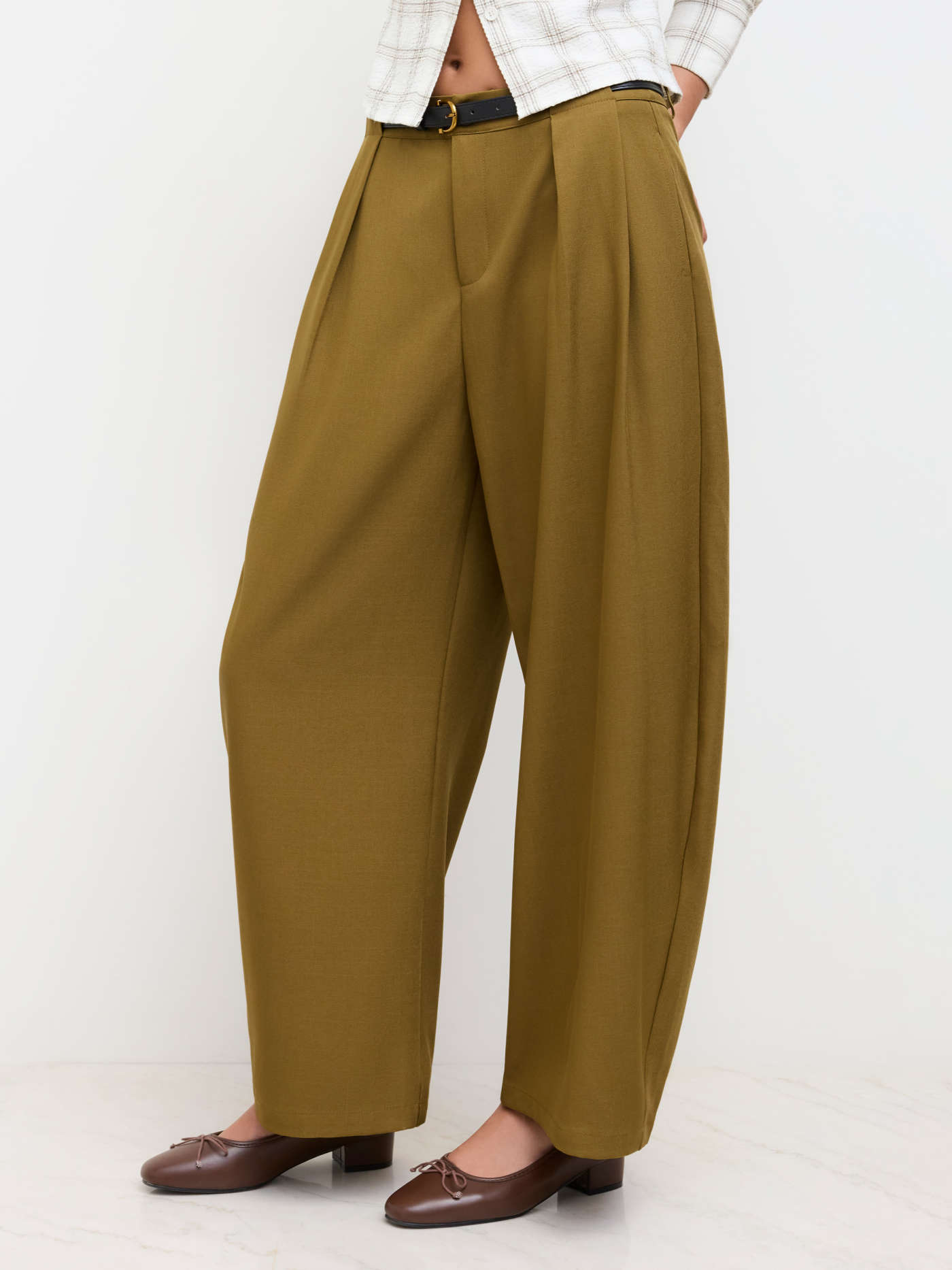 Mid Rise Barrel-leg Trousers With Belt