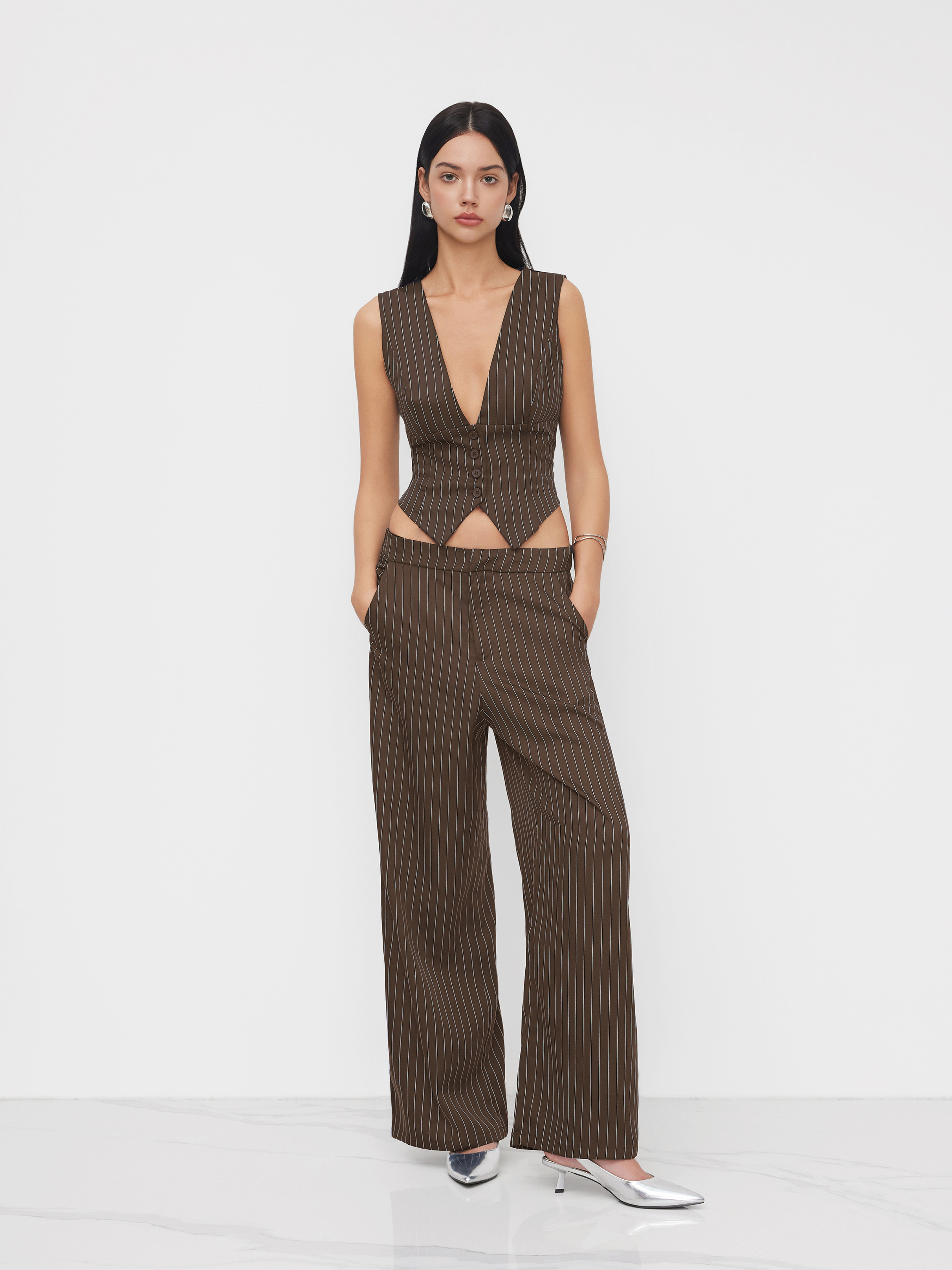 Woven V-neck Stripe Button Tank Top & Mid Rise Pocket