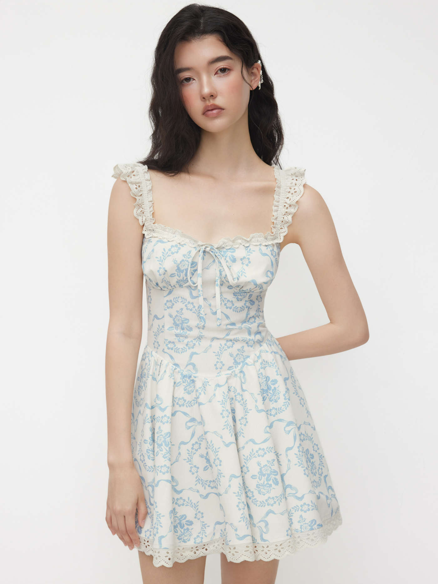 Linen-blend Sweetheart Neck Broderie Anglaise Floral Lettuce Trim Mini Dress