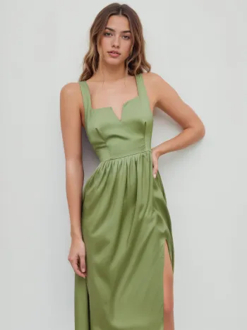 Gewebtes Midi-Kleid mit eckigem Ausschnitt und Rüschenschlitz