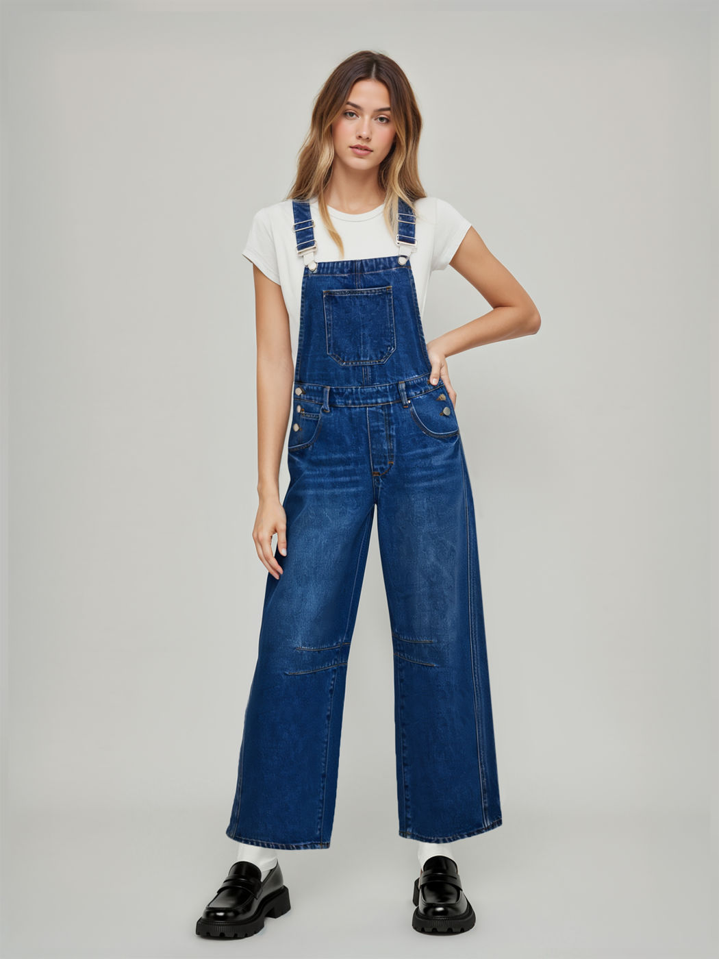 Einfarbiger Denim-Gürtelschnallen-Overall mit Taschen