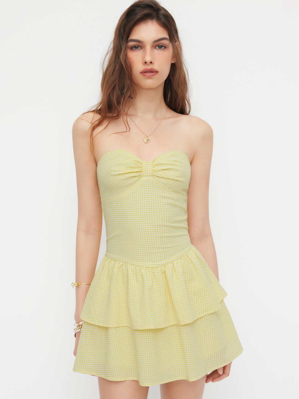 Mini-Bandeaukleid mit Schleife, Kastenmuster, Shirring und Rüschen